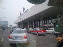 ●上海 浦東(フートン)国際空港から､虹橋(ホンチャオ)空港への移動…