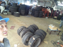 ●今日も、出社でゴソゴソと…タイヤ倉庫の片づけやら雑務