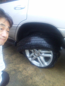 ●高速道路で…､突然！タイヤが破裂(-.-;)…ﾔﾊﾞｶｯﾀ