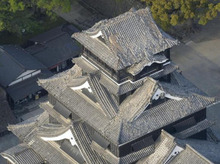 ●熊本城 天守閣…何とか持ちこたえたようですが、甚大な被害に驚き…余震が不安です。