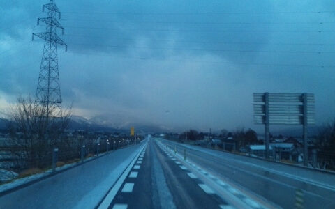 ●緊急対応で、雪路を岐阜へ …*:..｡o○☆ﾟ･:,｡*:..｡o○☆いよいよ、能登半島にも雪